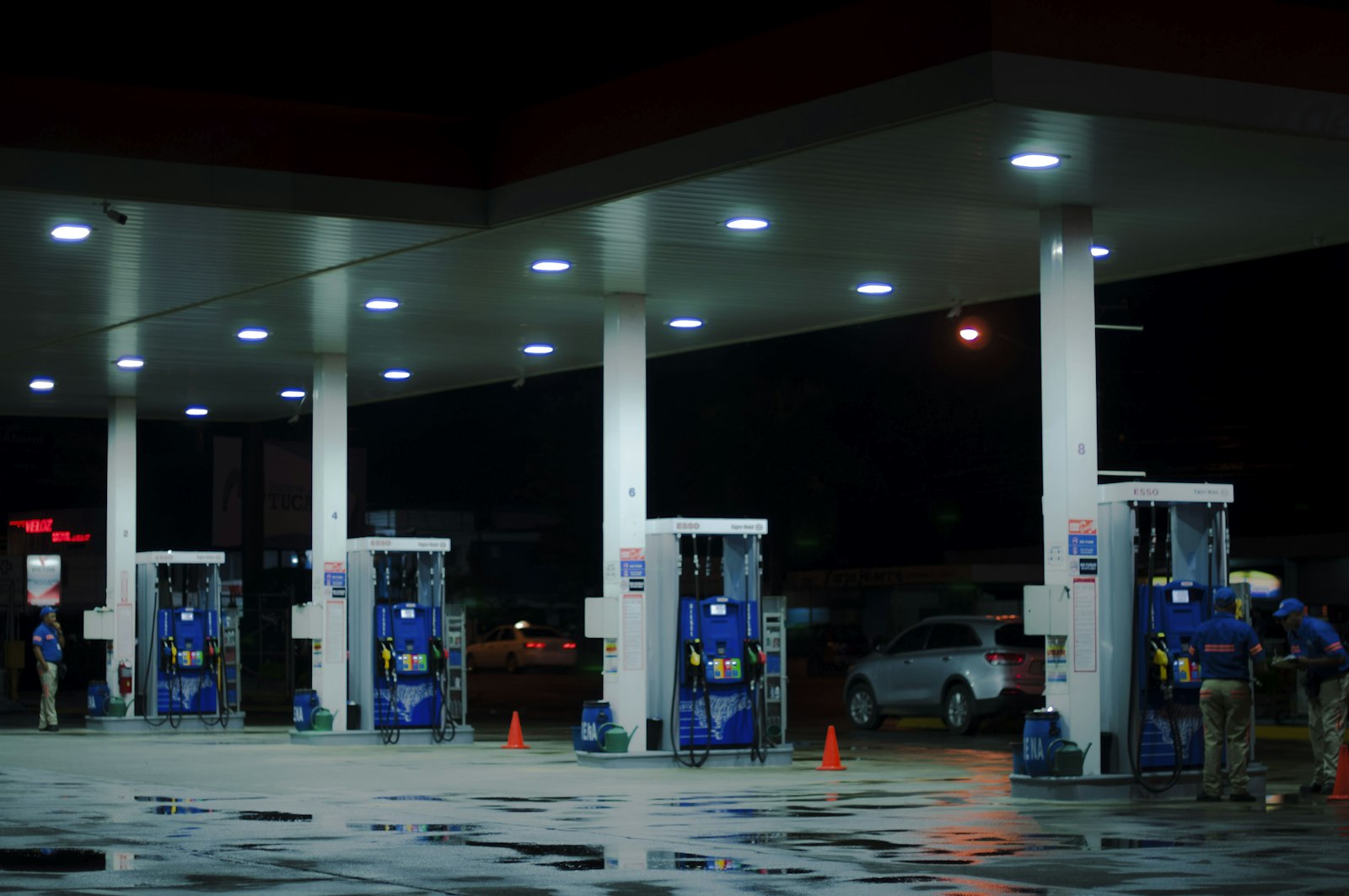 Haven Chevron clean refueling lanes at 6411 Haven Ave